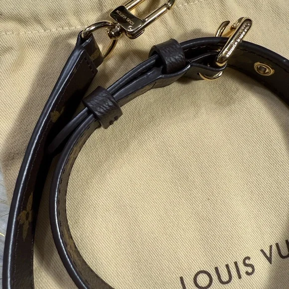 Louis Vuitton Gold Strap Shoulder Strap Monogram Pattern W/ Dustbag - Picture 14 of 16